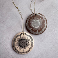 Rustic Flor Ornament Set [clay disc & popotillo star]