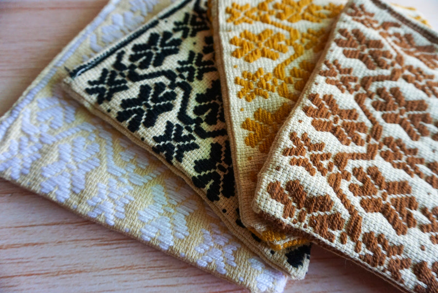 embroidered multipurpose pouch (small flowers)