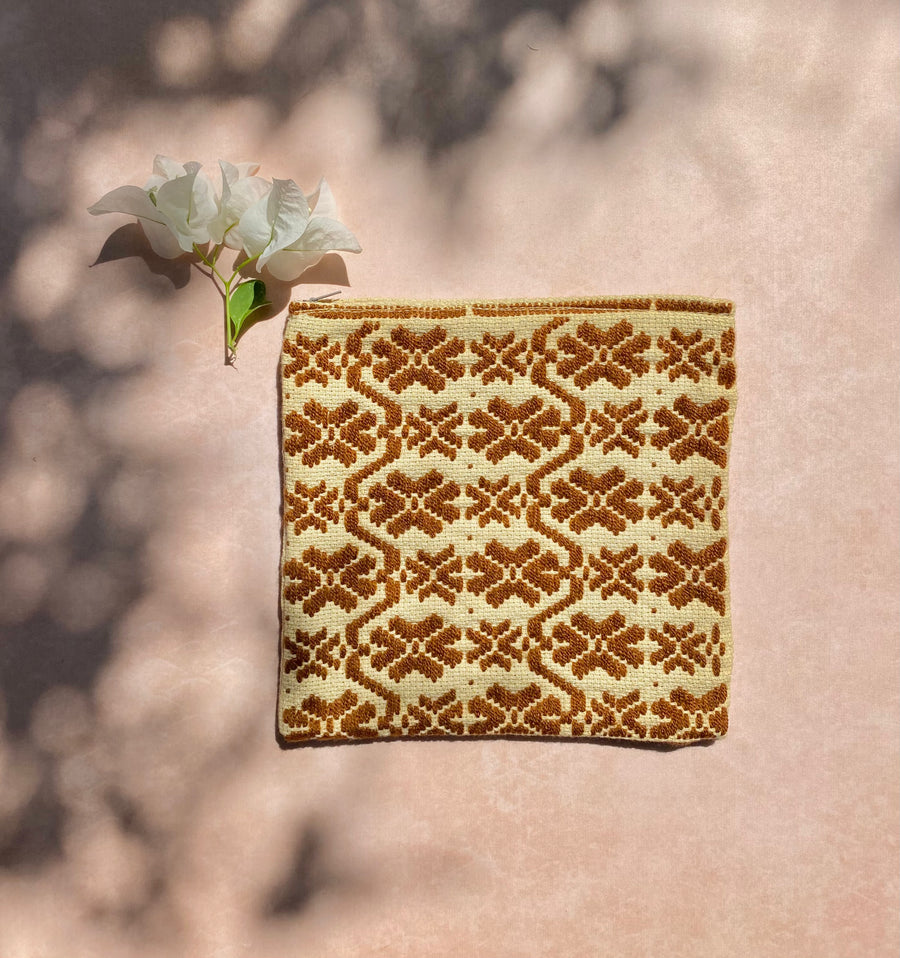 embroidered multipurpose pouch (small flowers)