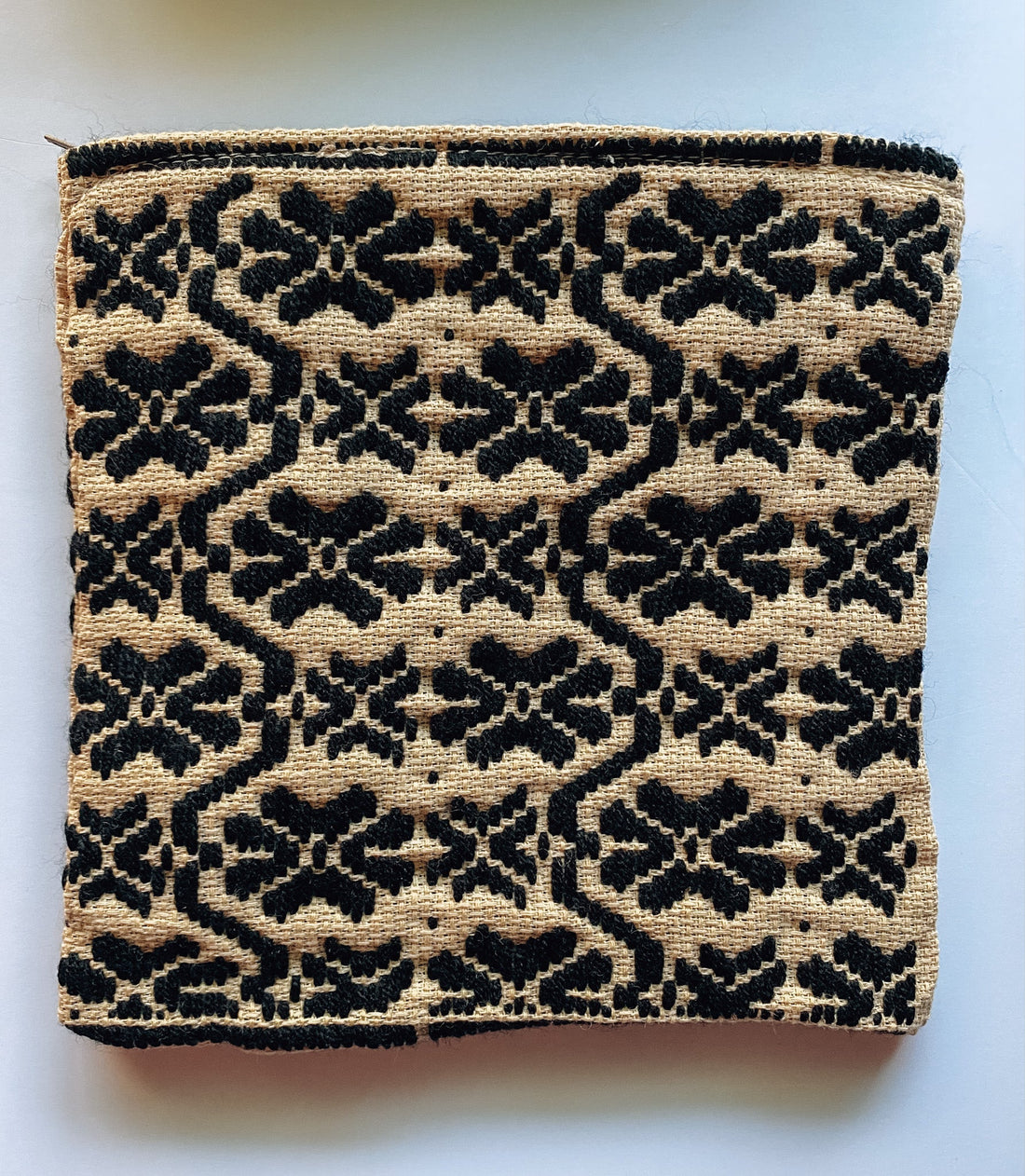 embroidered multipurpose pouch (small flowers)