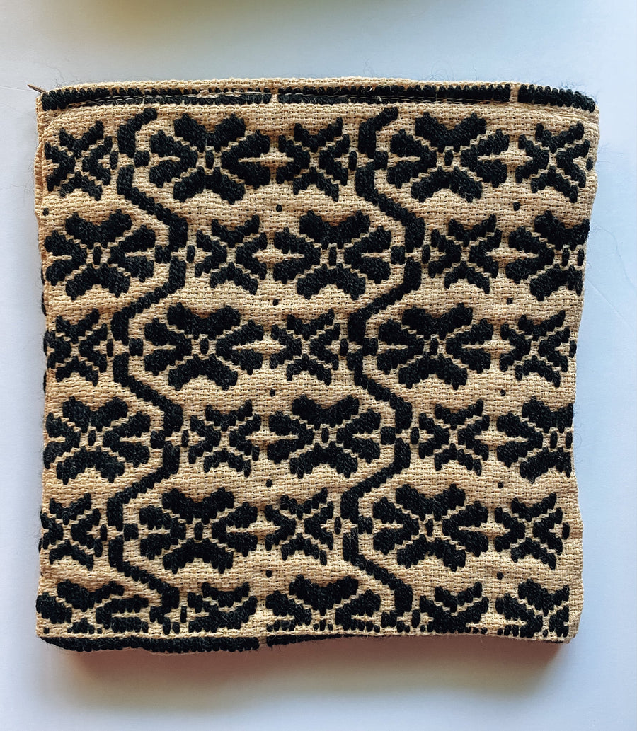 embroidered multipurpose pouch (small flowers)